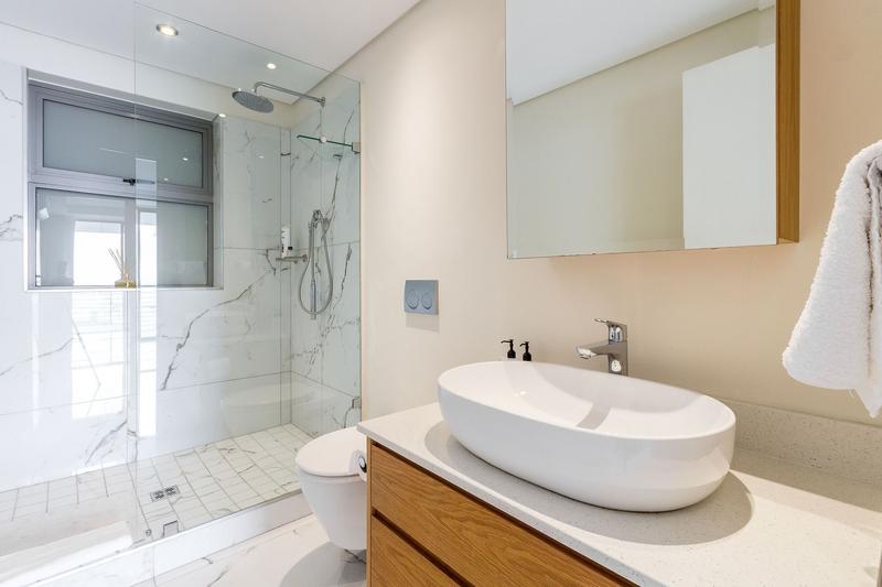 To Let 2 Bedroom Property for Rent in Sea Point Western Cape